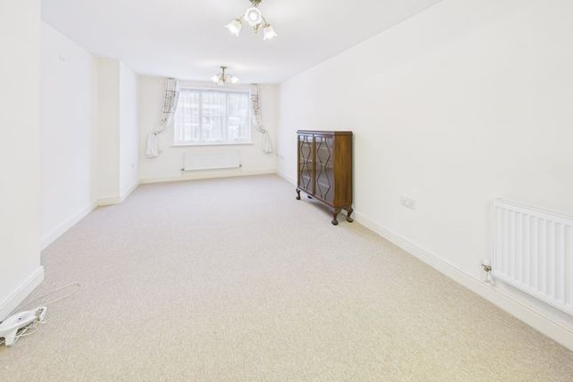 26 Dene Court, 40 Stafford Road, Caterham photo 2