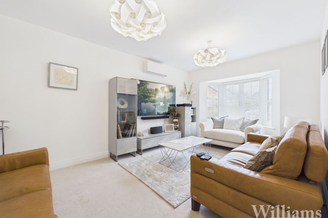 25 Lovell Way, Aylesbury photo 3