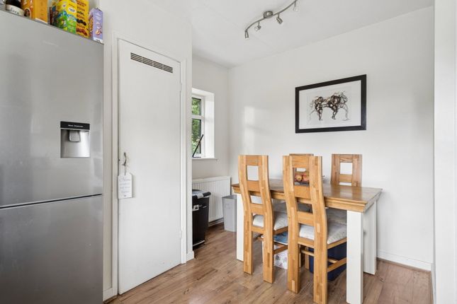 11, Chigwell Hurst Court, Pinner photo 4