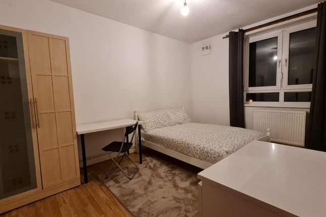 Flat to rent in Darling Row, Whitechapel