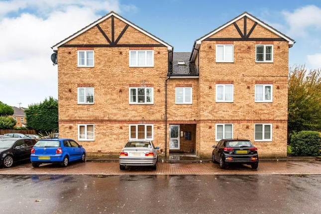 1-bed flat on 503, Maplin Park, Slough, £250,000