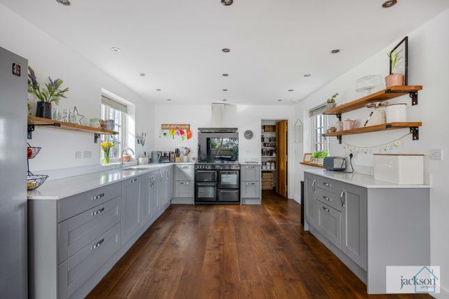 1 Rose Meadow, Hereford photo 4