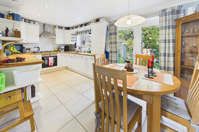 60, Lucks Hill, Hemel Hempstead photo 3