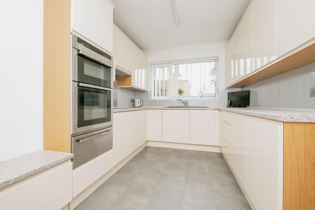Thumbnail Detached house for sale in St. Peters Close, Ipswich, Suffolk