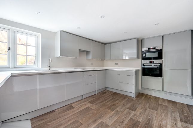 3A,, Wharf Street, Surrey photo 2