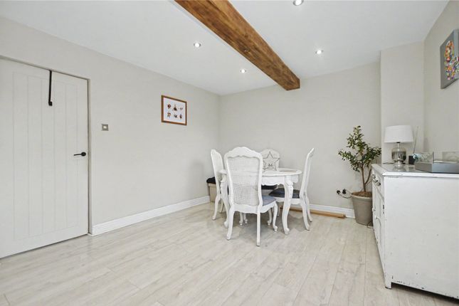136, Wood Lane, Leeds photo 4