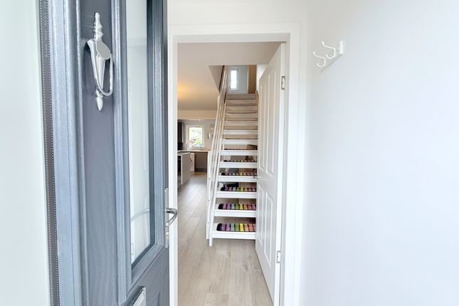 29, Springfield drive , Falkirk  photo 2