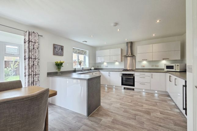 3, Hawker Avenue, Chesterfield photo 2