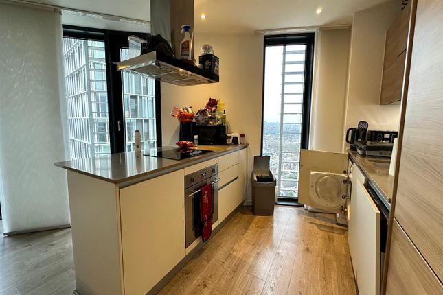 180, Unex Tower, London photo 4