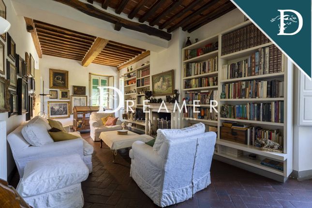 Villa for sale in Via Del Pino E Cortacce, Lucca, Toscana