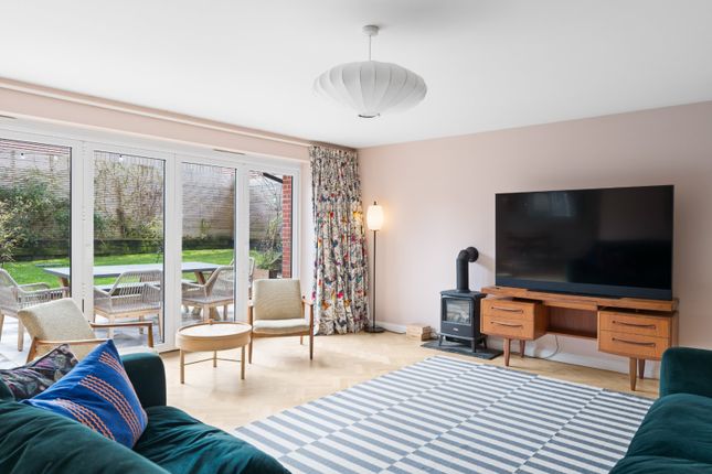 2, Davey Way, Hurstpierpoint photo 4