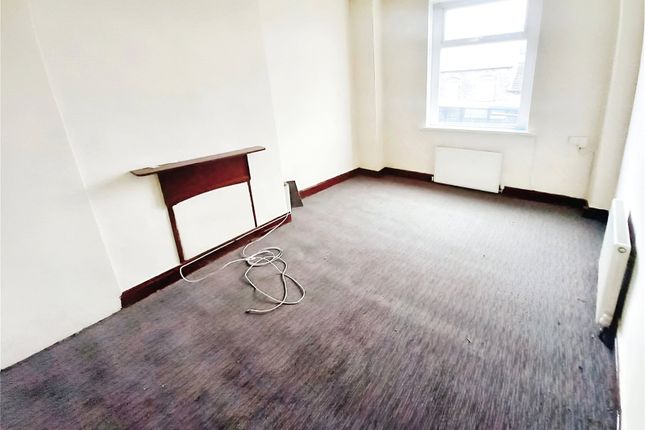 Flat to rent in Westbourne Road, Marsh, Huddersfield