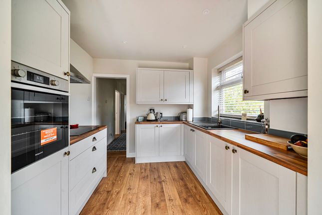 17, Willow Grove, South Cerney photo 3