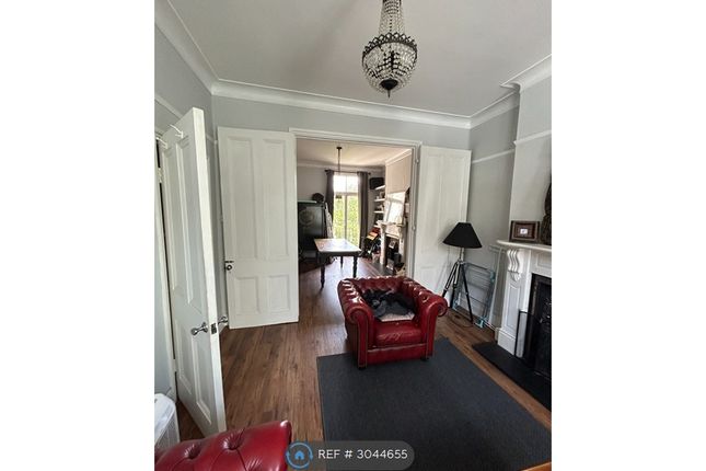 Bedroom, Vicars Hill, London photo 3
