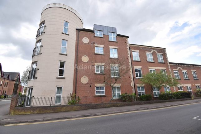 Flat to rent in Compass House, South Street, Reading