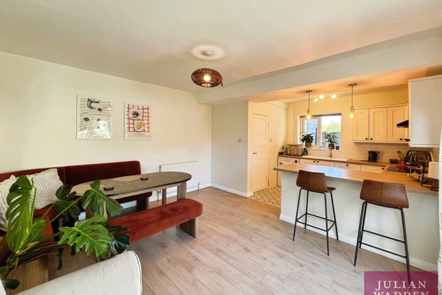 Parrs Wood Road, Manchester photo 4