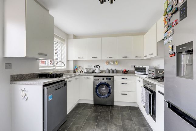 10 Mandeville Close, Nottingham photo 4
