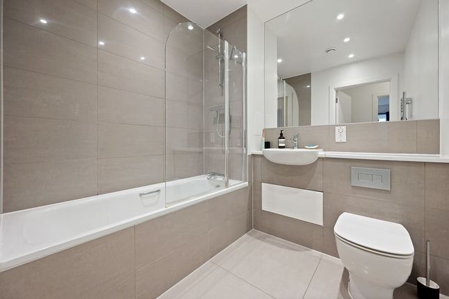 Flat 18 Calla Court, Tranquil Lane, Harrow photo 2