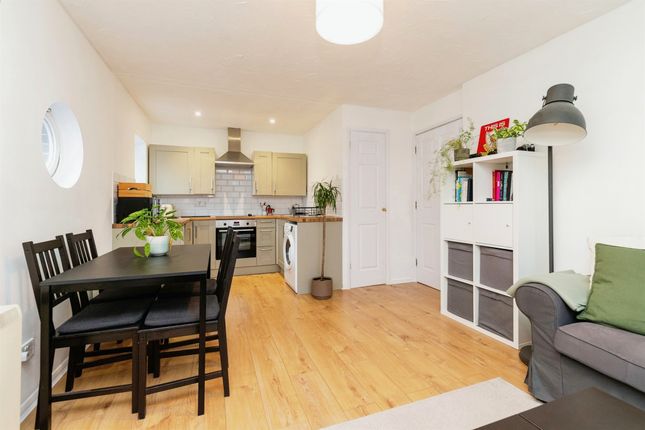 Flat for sale in Rosemont Close, Letchworth Garden City