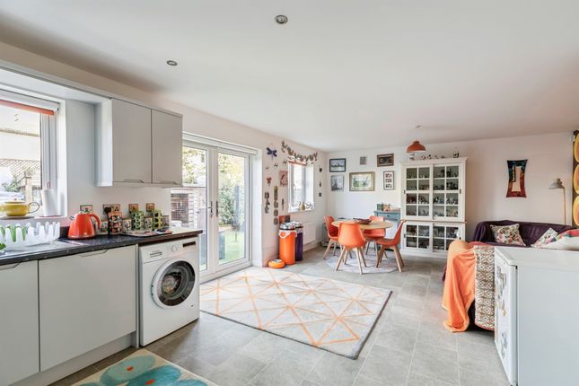 10, Croft Holme Close, Huntingdon photo 3