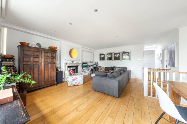 Thumbnail Flat for sale in Randolph Crescent, London