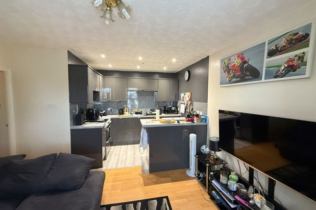23 Coventry Close, Tewkesbury photo 2
