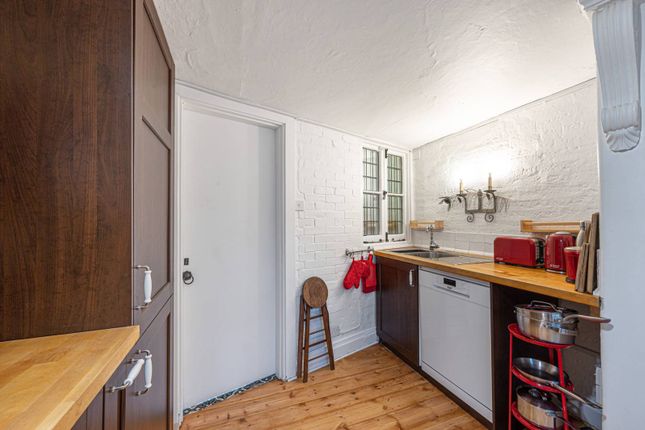 Property to rent in Perrins Walk, Hampstead, London