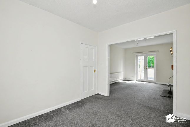 22, Acacia Avenue, Gainsborough photo 4