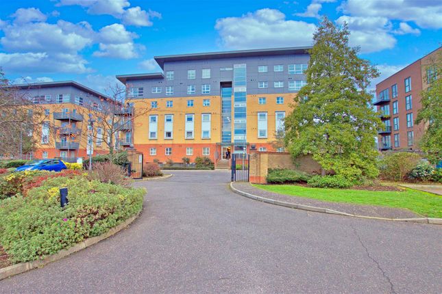 Flat for sale in Station Road, Elstree, Borehamwood