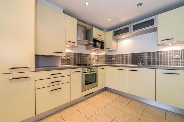 Thumbnail Flat to rent in Stane Grove, London