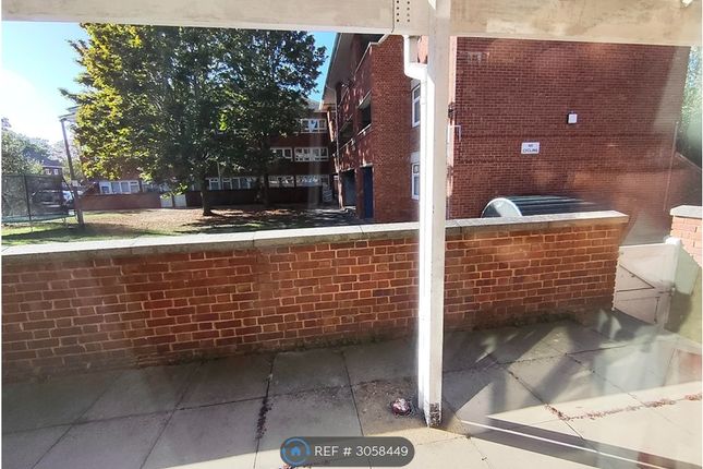 Schofield Walk, London photo 4