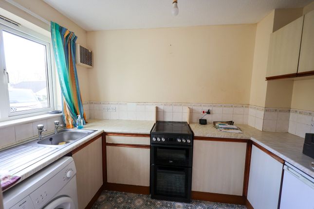 29, Clarence Road, St Austell photo 3