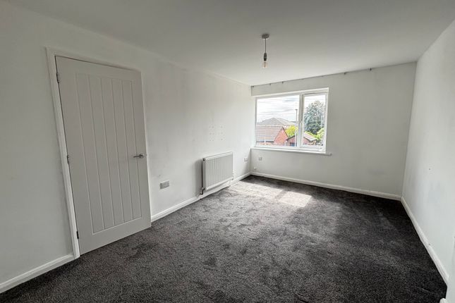 15, Varley Gardens, Flanderwell, Rotherham photo 3