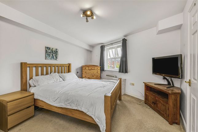 2-bed flat on 201, Macmillan Way, Heritage Park, £450,000