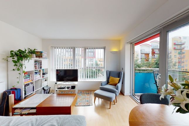 Thumbnail Flat to rent in Newton Lodge, West Parkside, London