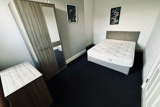Room to rent in Clipsley Lane, Haydock, St. Helens