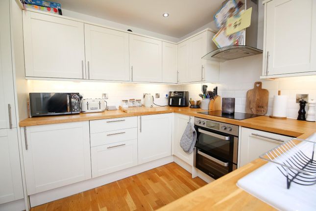 4, Oriole Close, Uttoxeter photo 3