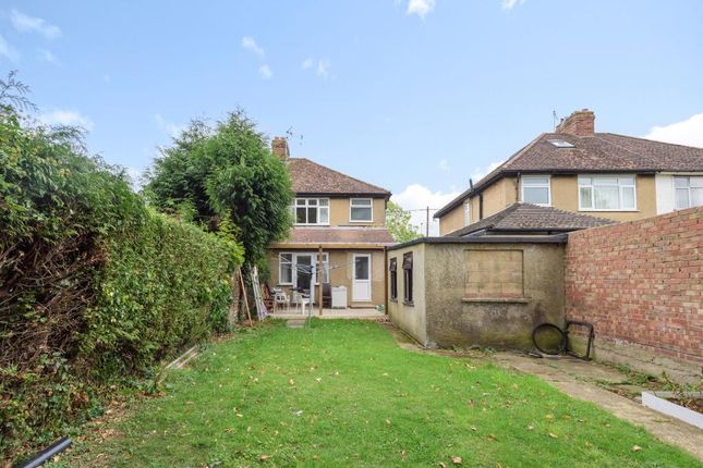 Semi-detached house to rent in Kidlington, Oxfordshire