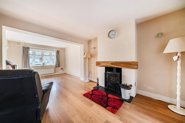 3, Anderson Crescent, Arborfield Cross photo 2