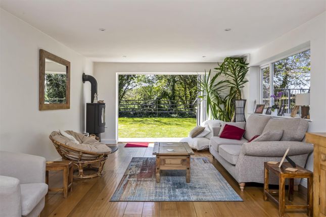 1 Meadow View,, Peak Lane, Littlehampton photo 2