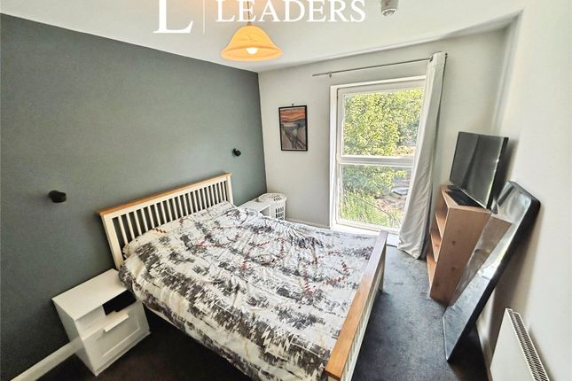 6, Ernest Court, Northwich photo 3