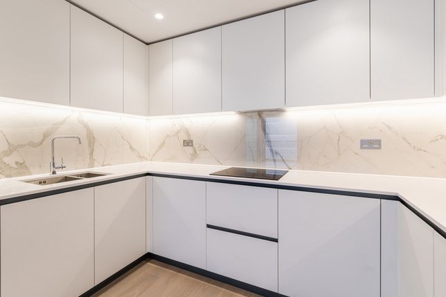 Flat 37, 50, William Morris Way, London photo 5