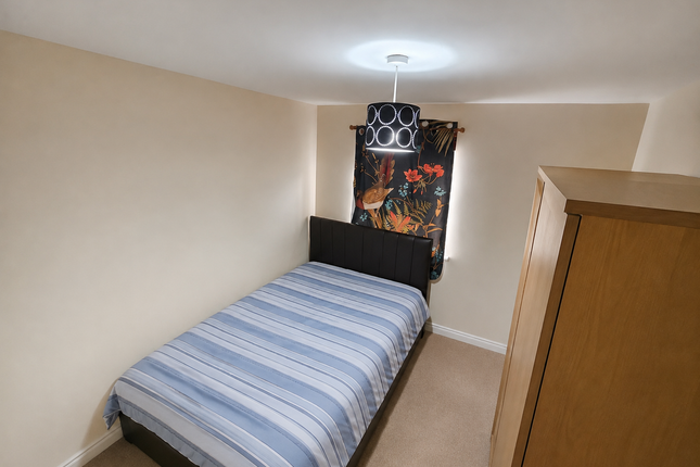 87, Market Harborough photo 4