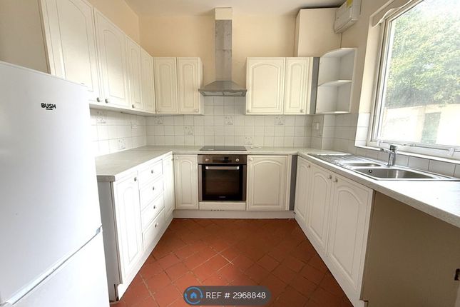 Flat, Chilton Court Belstead Avenue, Ipswich photo 2