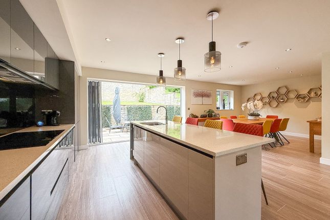 18, Deyne Brook Court, Holmfirth photo 3