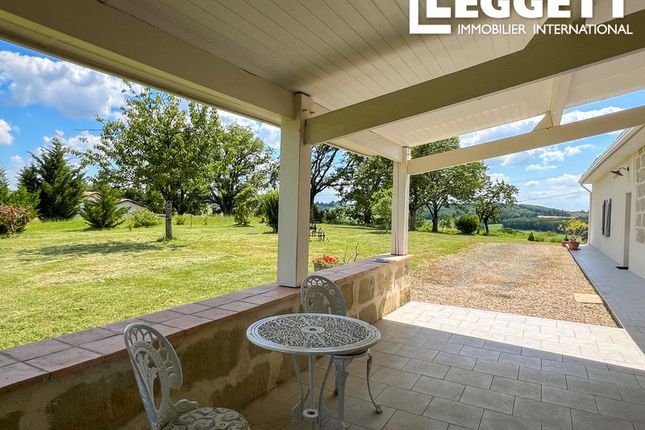 Thumbnail Villa for sale in Lauzun, Lot-Et-Garonne, Nouvelle-Aquitaine