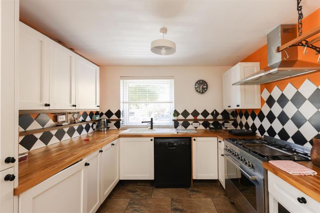 106, The Bourne, Hastings photo 3