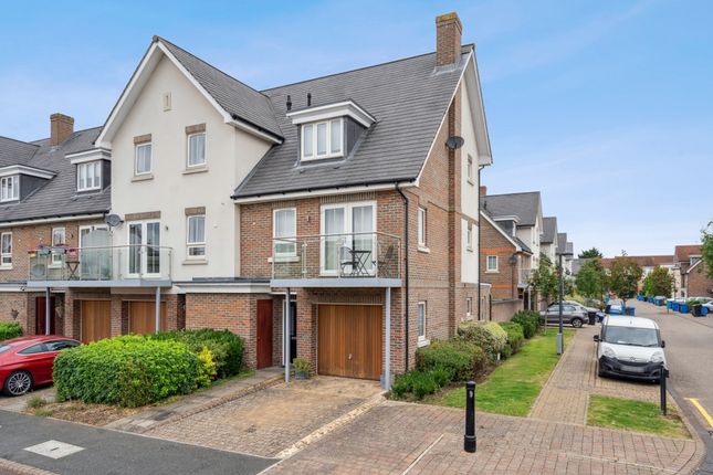 End terrace house for sale in Raven Drive, Maidenhead