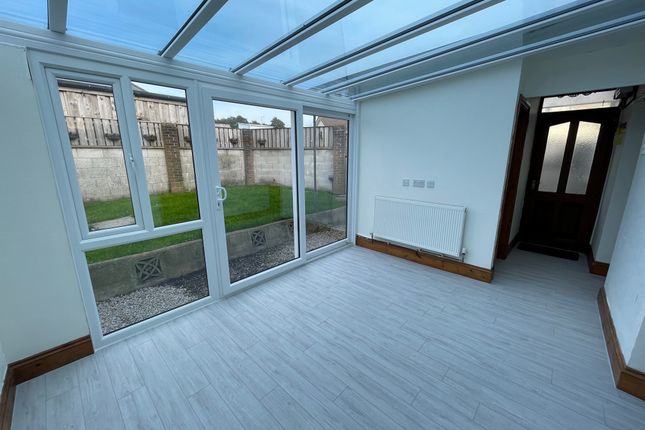 77, Redruth photo 4