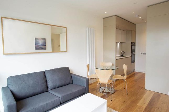 Flat to rent in Simpson Loan, Quartermile, The Meadows EH3